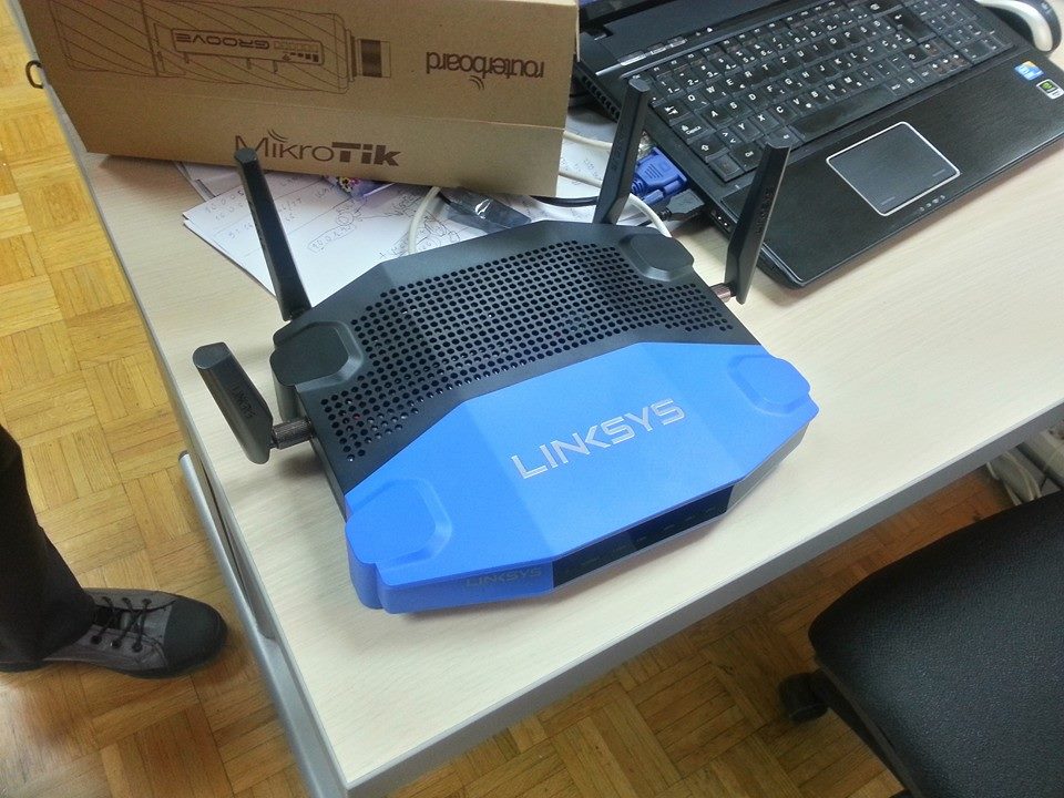 dimenzije Linksys WRT1900AC