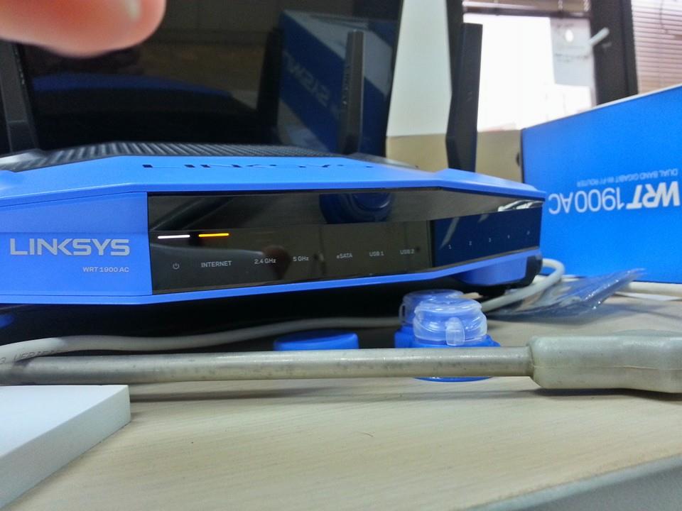 led Linksys WRT1900AC