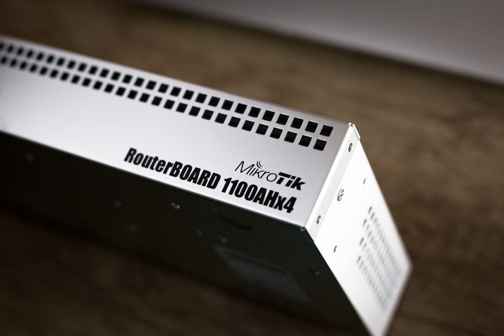 MikroTik RB1100AHx4 Dude Edition